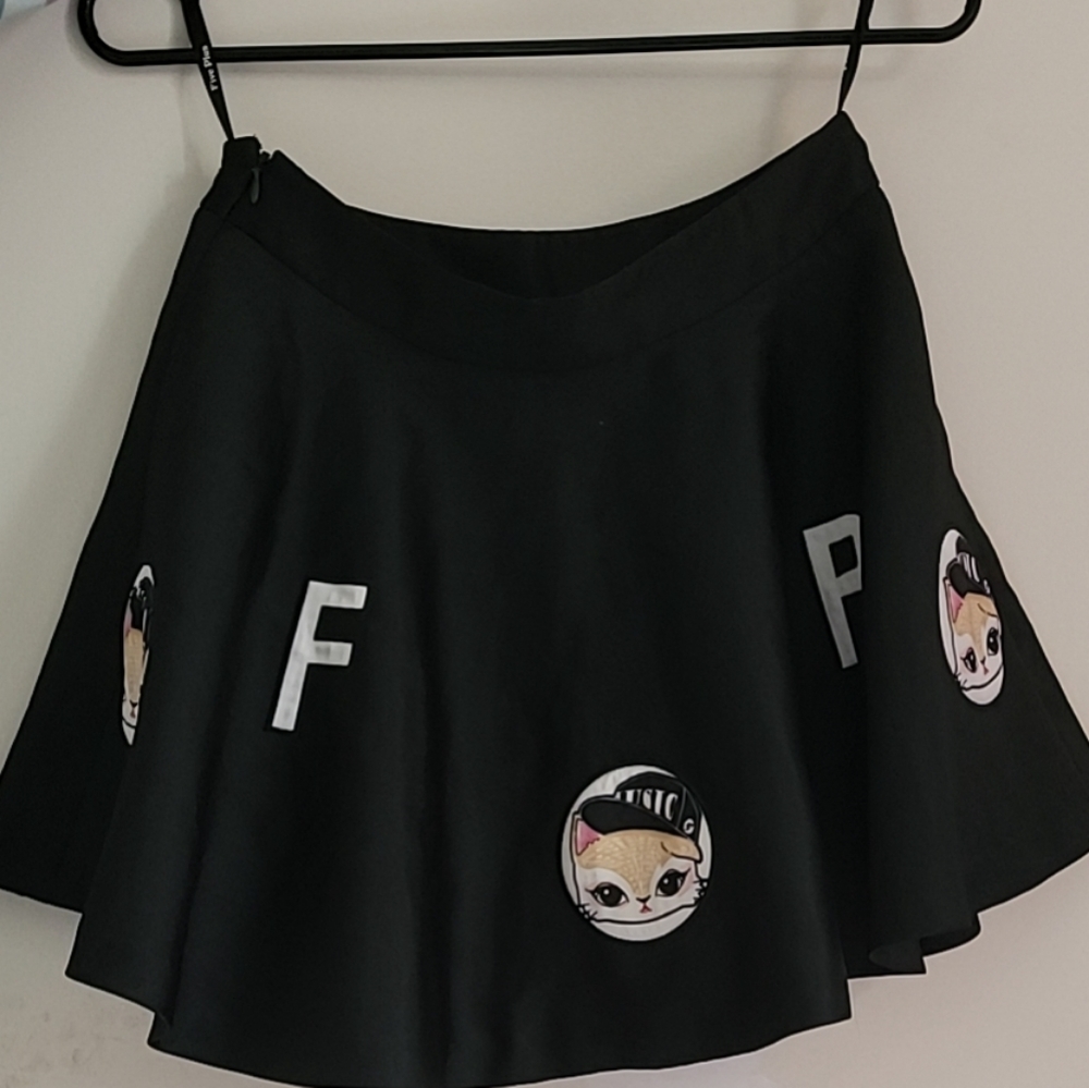 Black skirt